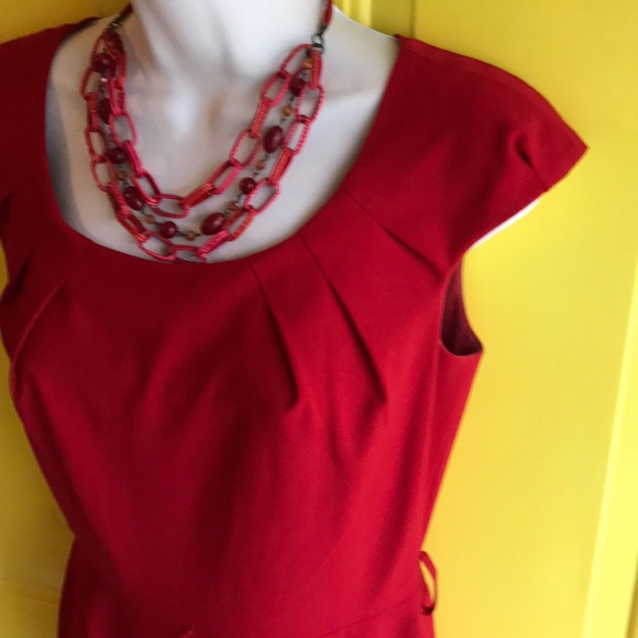 Classic Red dress size 2 - Picture 2 of 8